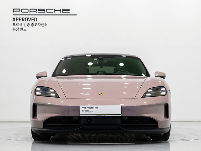 PORSCHE TAYCAN 2024