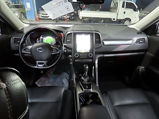 SAMSUNG QM6 2018