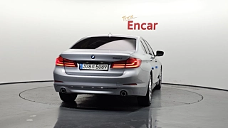 BMW 5-SERIES G30 2019