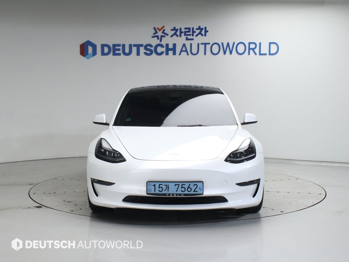 TESLA MODEL 3 2022