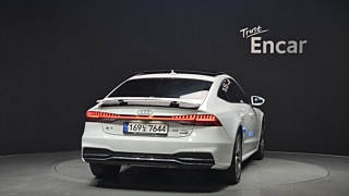 AUDI A7 4K 2021