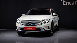MERCEDES BENZ GLA-CLASS X156 2017