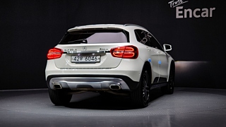 MERCEDES BENZ GLA-CLASS X156 2017