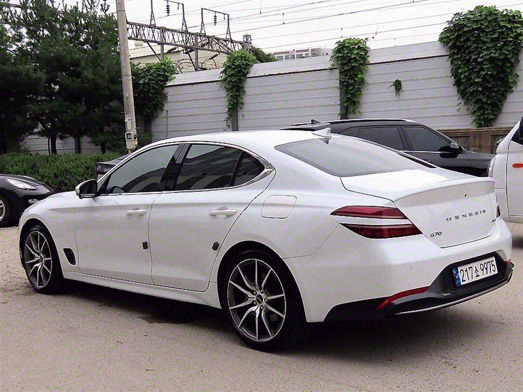 GENESIS G70 2023