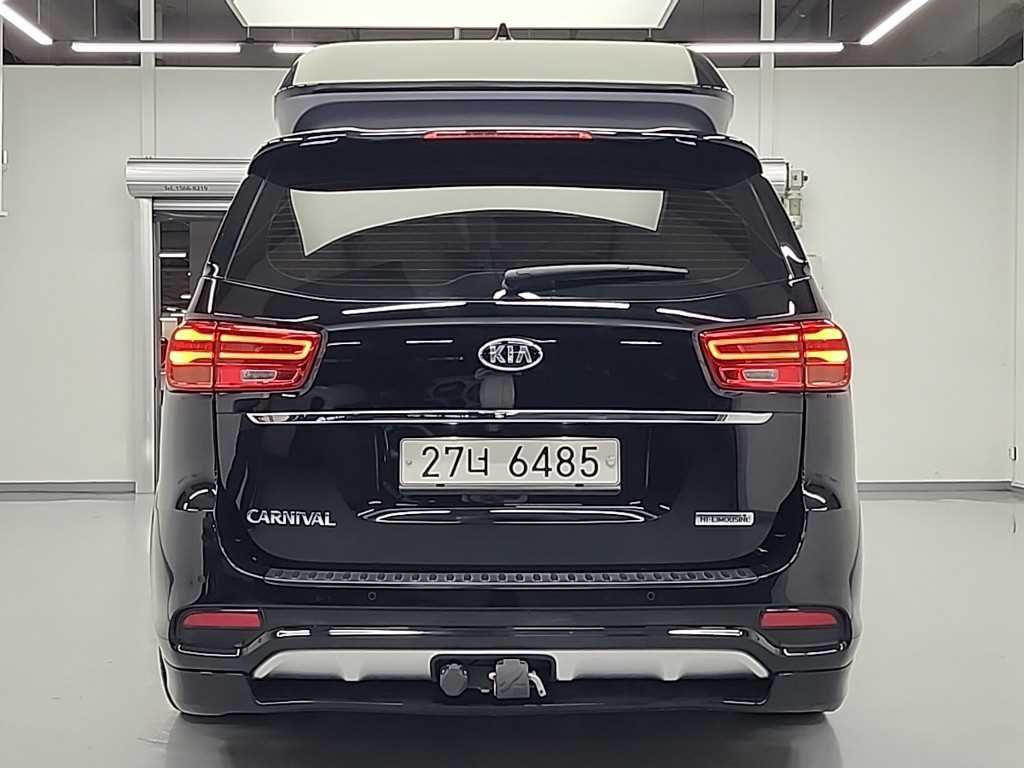 KIA CARNIVAL 2018