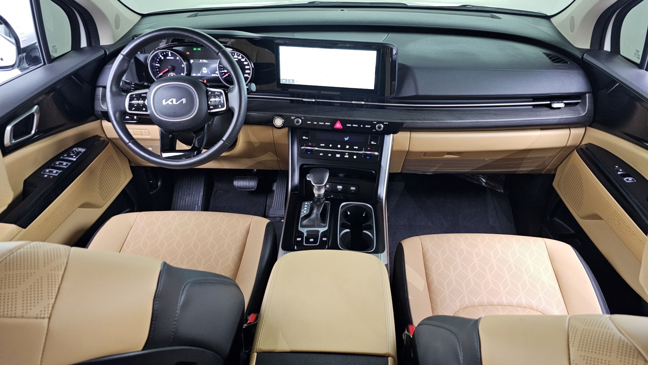 KIA CARNIVAL 2023