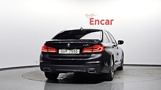 BMW 5-SERIES G30 2017