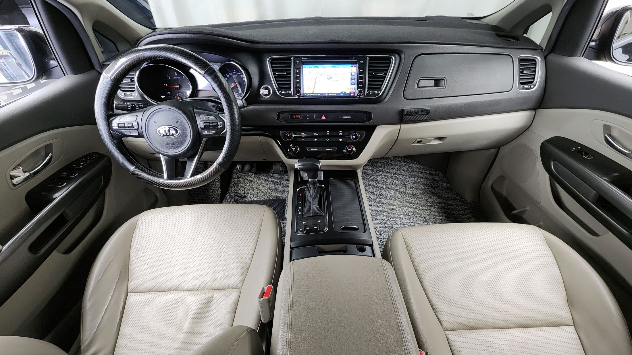 KIA CARNIVAL 2018