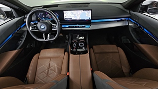 BMW 5-SERIES G60 2025