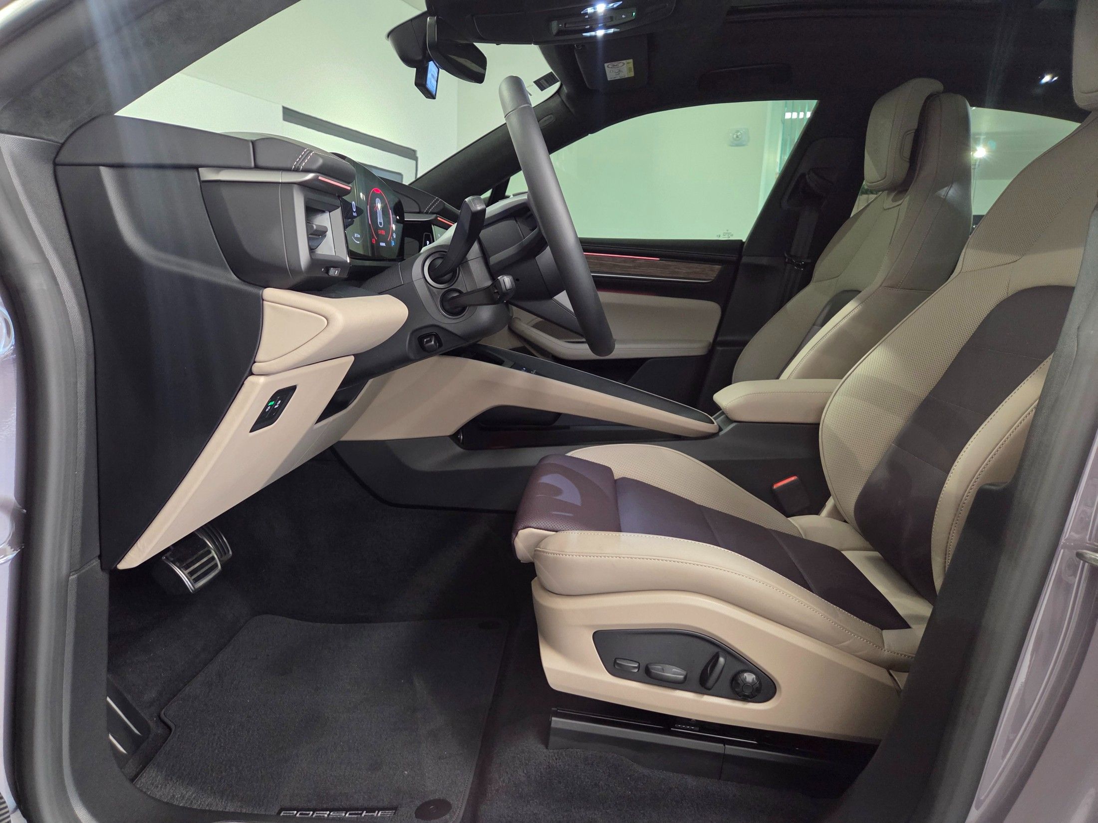 PORSCHE MACAN EV 2025