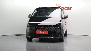 HYUNDAI STARIA 2025