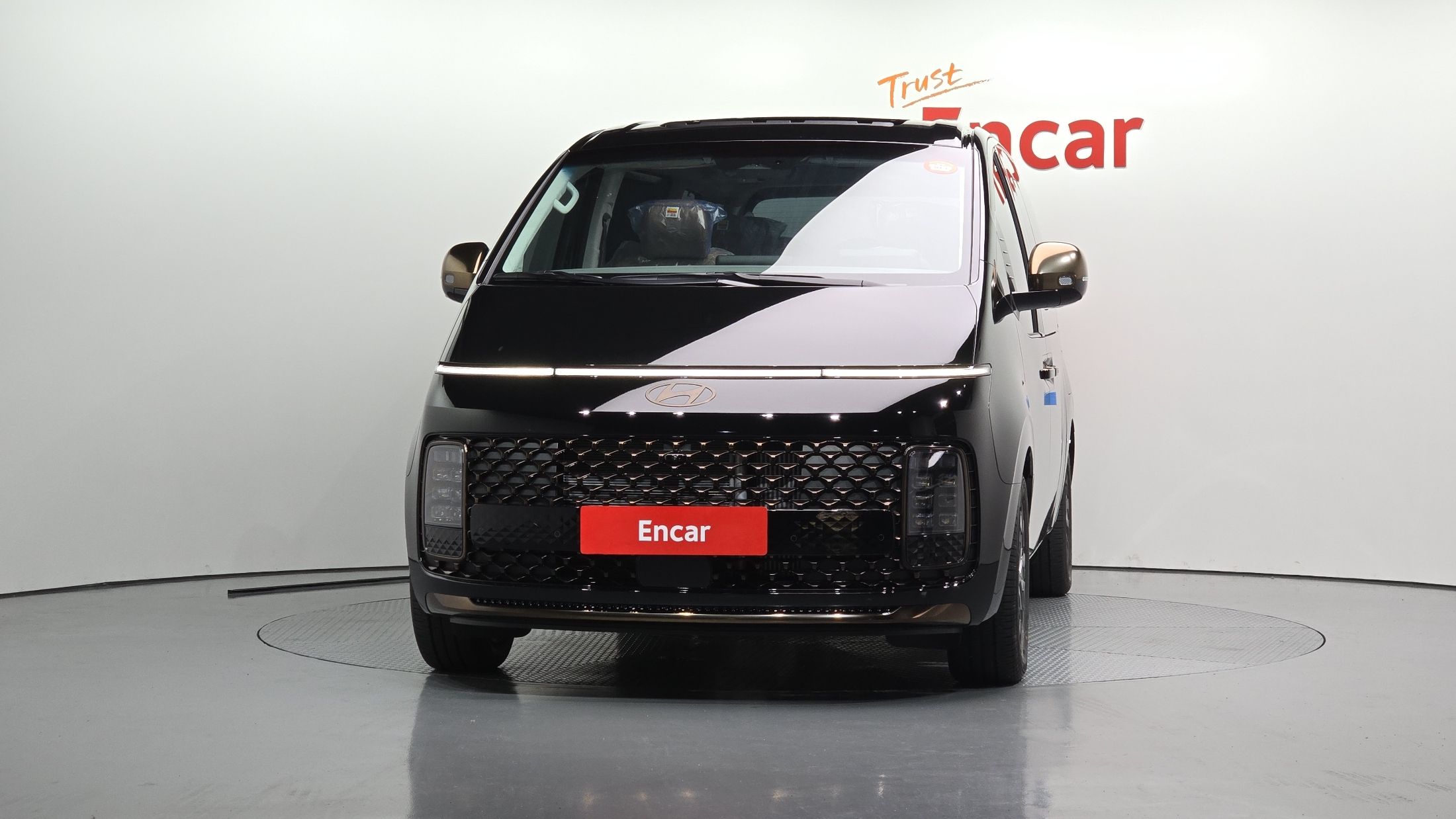 HYUNDAI STARIA 2025