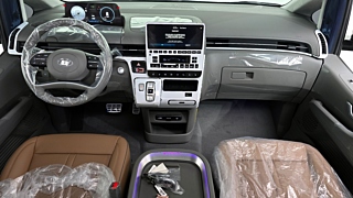 HYUNDAI STARIA 2025
