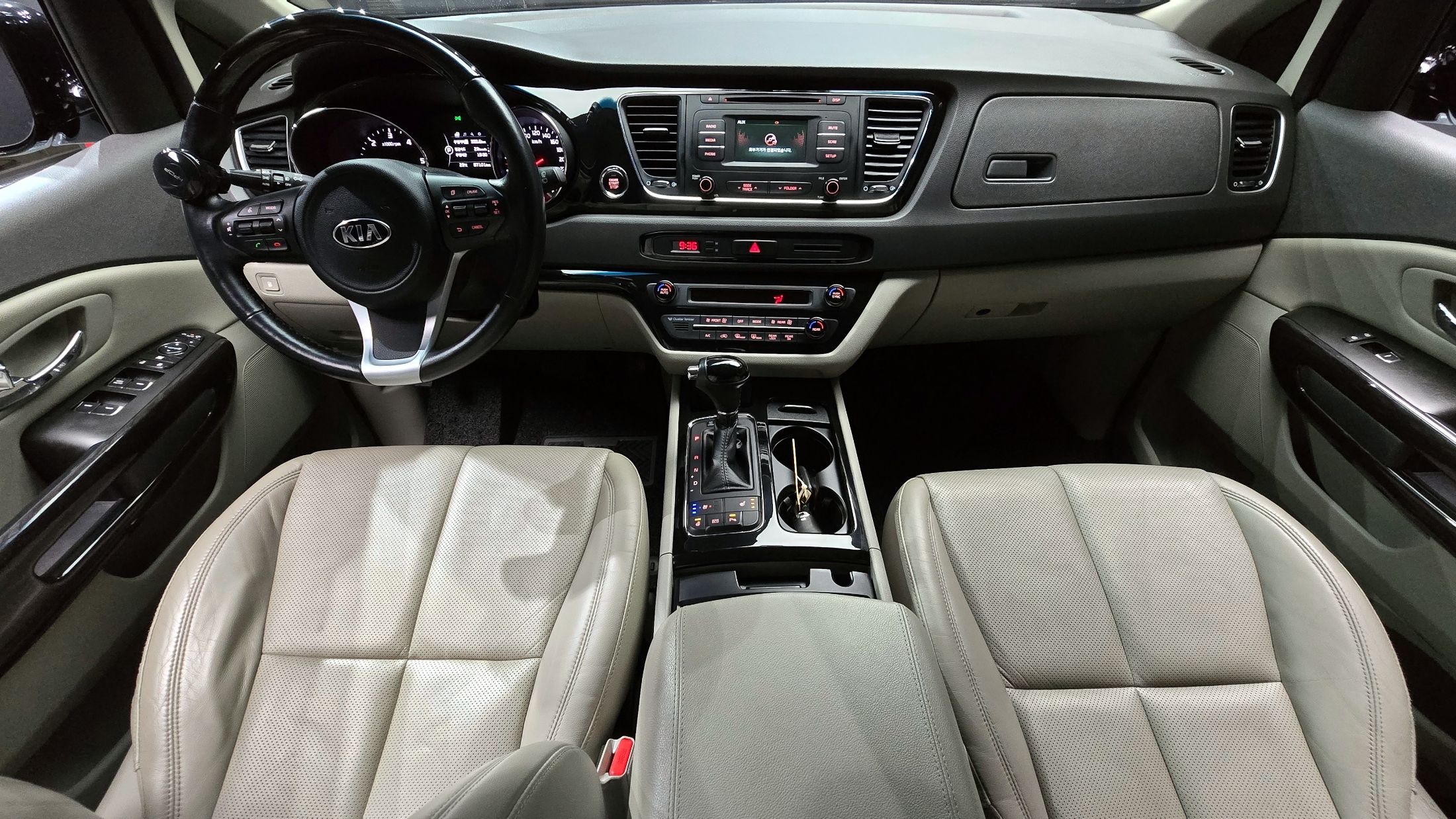 KIA CARNIVAL 2015