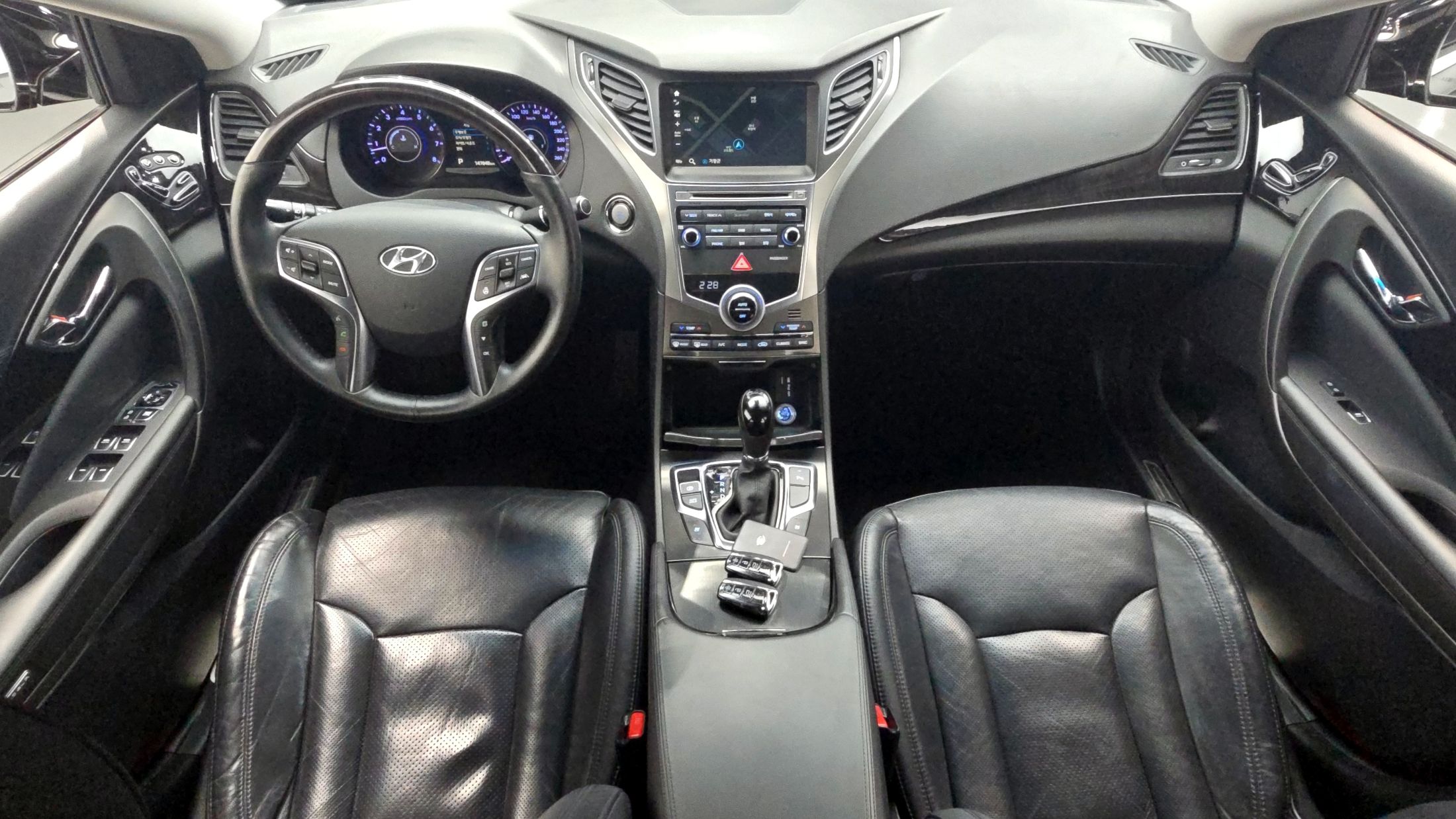 HYUNDAI GRANDEUR HG 2014