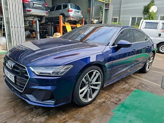 AUDI A7 4K 2020