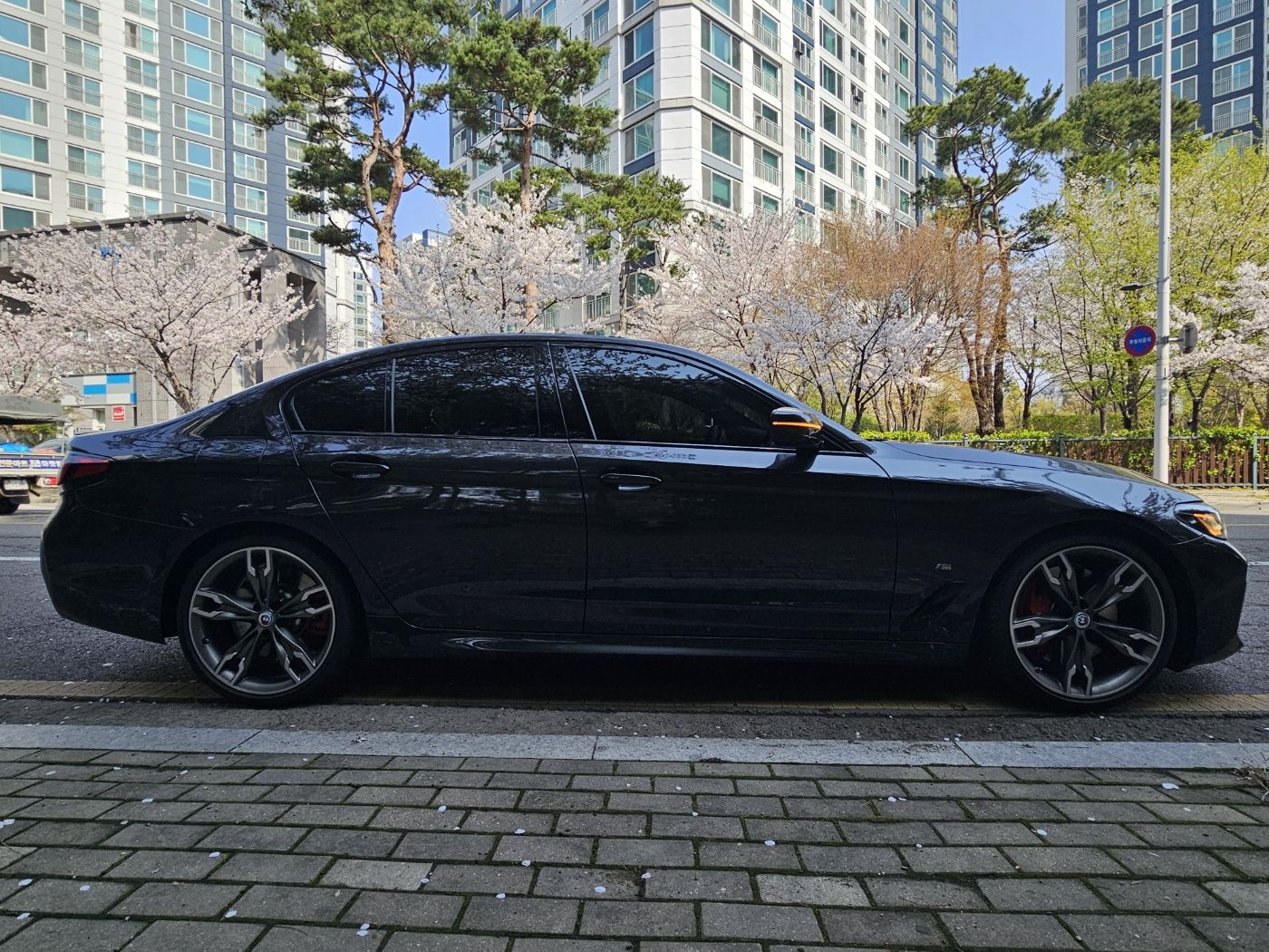BMW 5-SERIES G30 2023