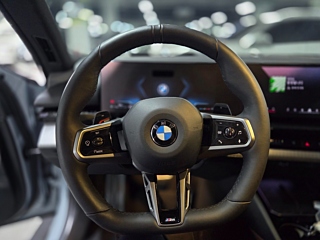 BMW 5-SERIES G60 2024