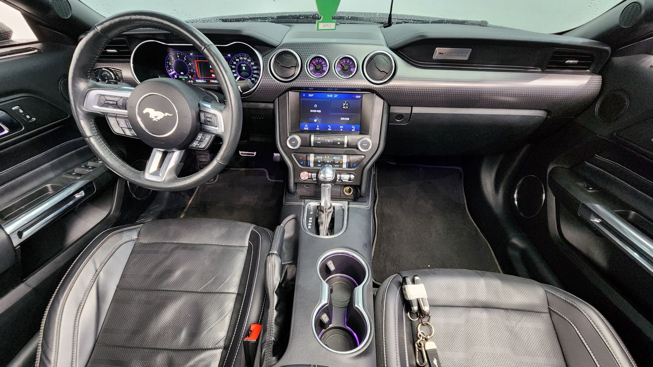 FORD MUSTANG 2021