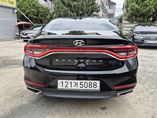 HYUNDAI GRANDEUR IG 2017