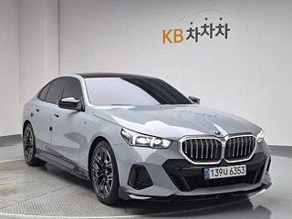 BMW 5-SERIES G60 2025
