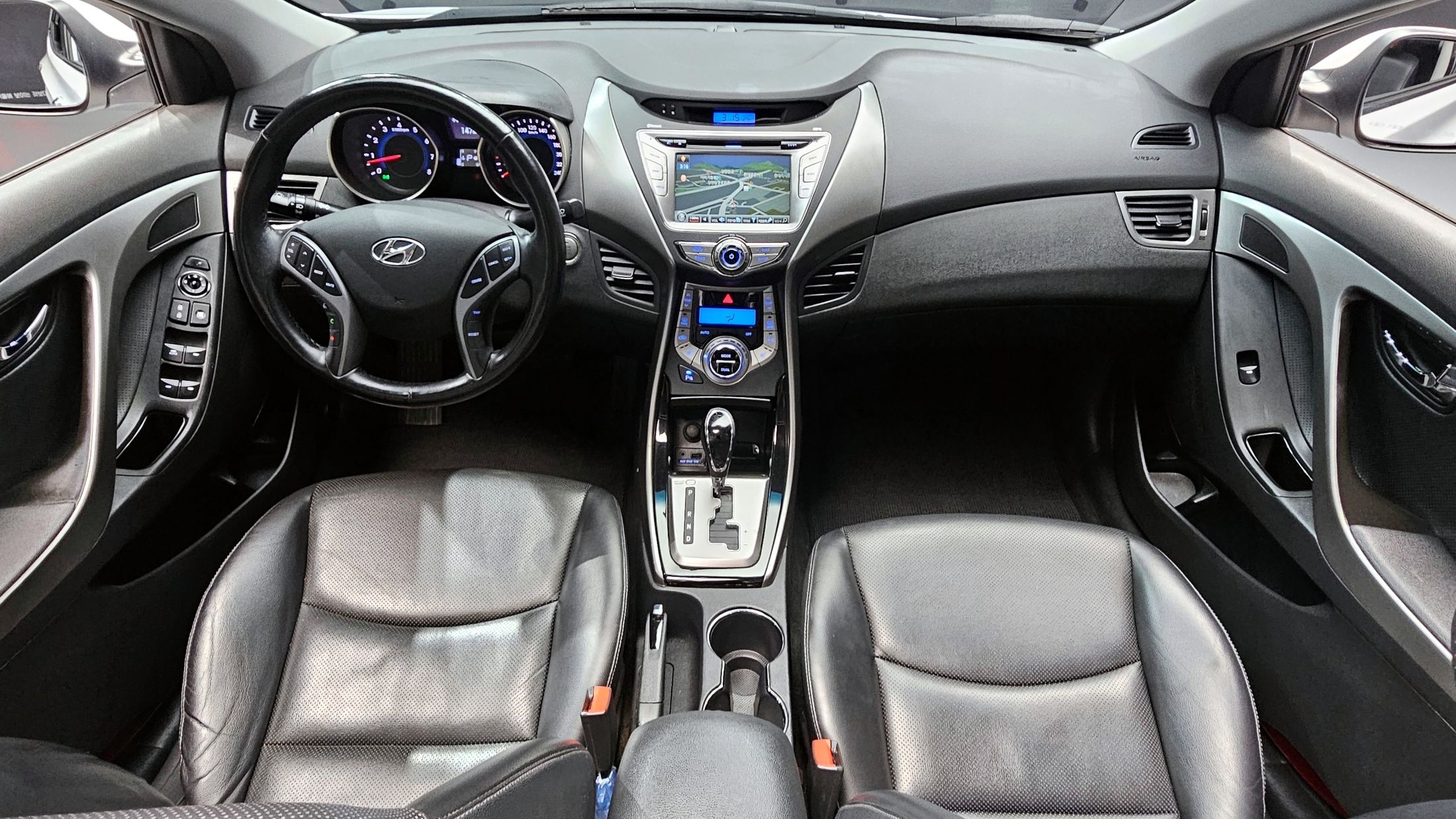 HYUNDAI AVANTE MD 2013