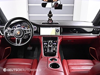 PORSCHE PANAMERA 971 2018