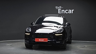PORSCHE MACAN 2016