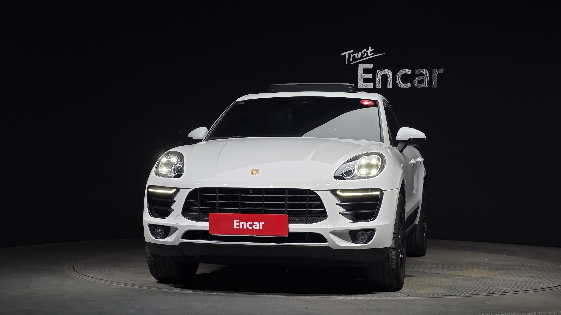 PORSCHE MACAN 2018