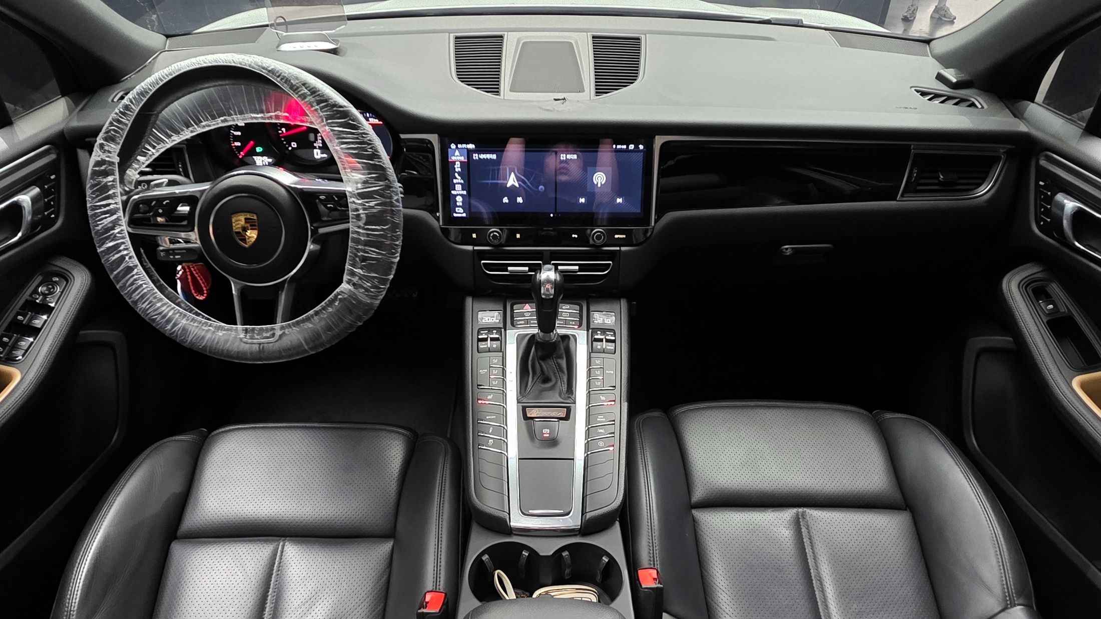 PORSCHE MACAN 2018
