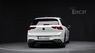 VOLKSWAGEN GOLF 2023