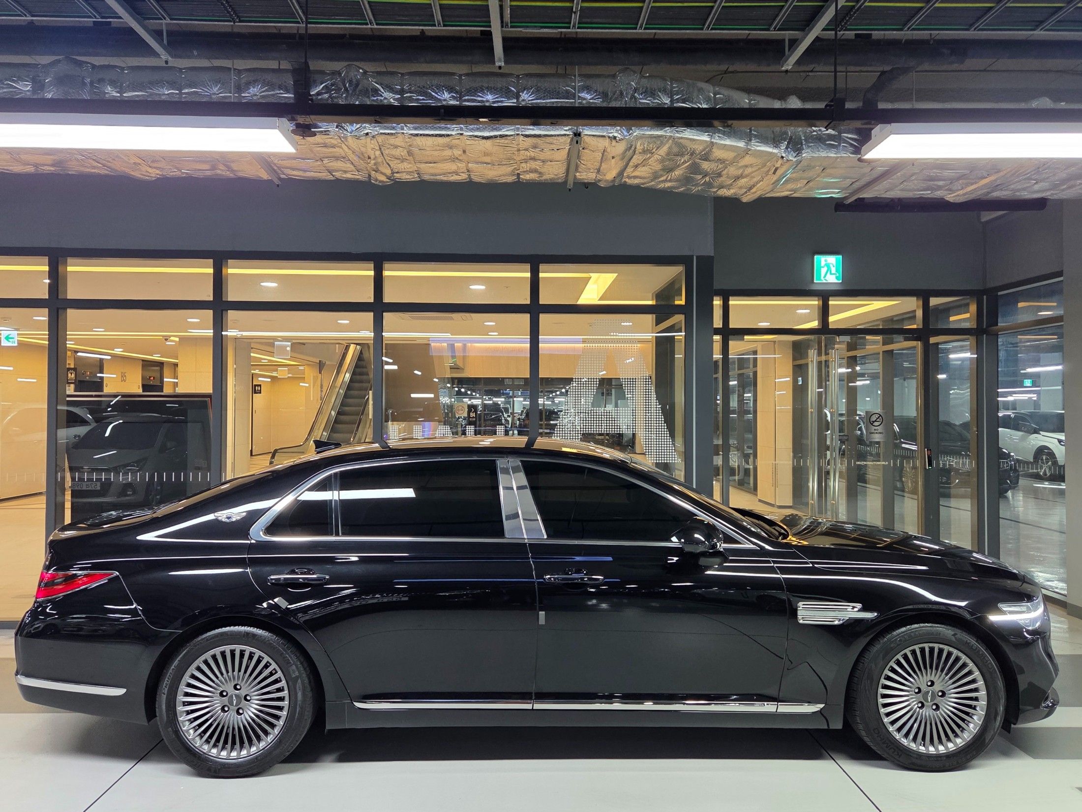 GENESIS G90 2021