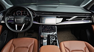 AUDI Q7 4M 2023