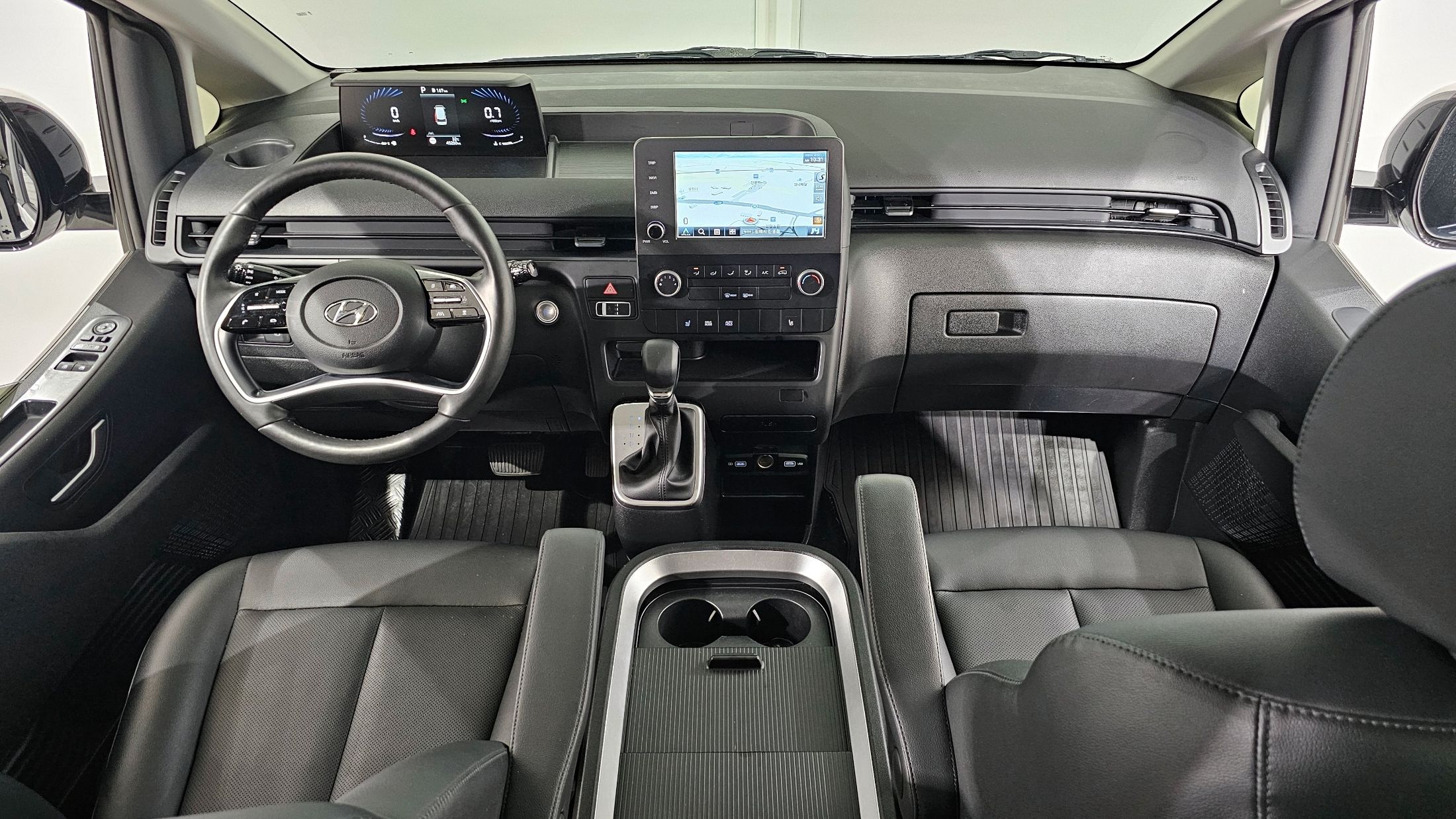 HYUNDAI STARIA 2022