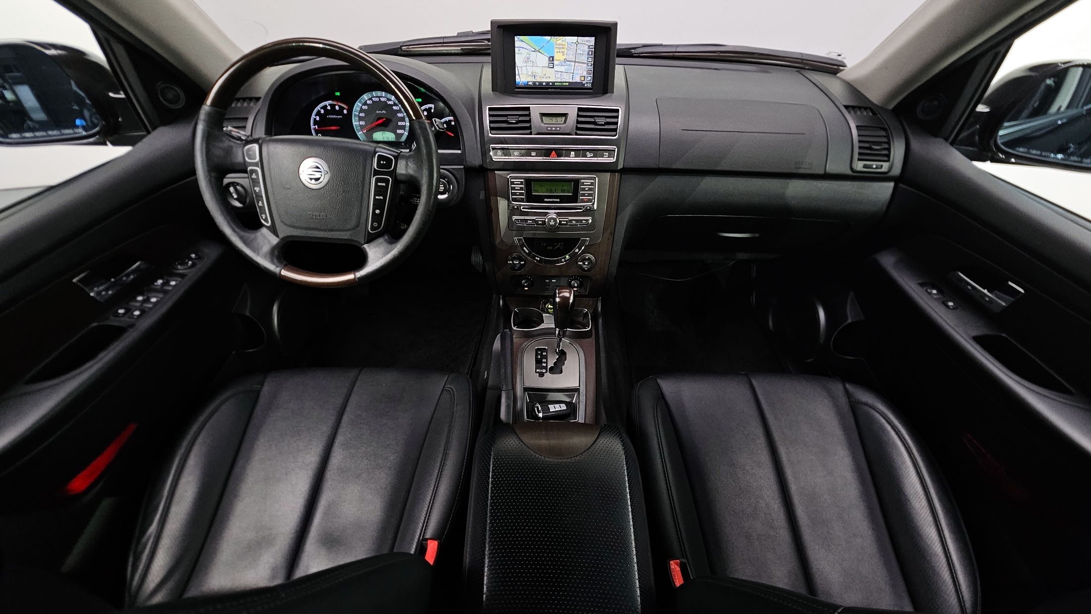 SSANGYONG REXTON W 2013