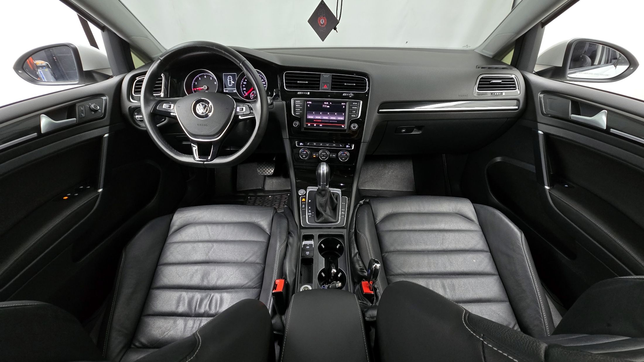 VOLKSWAGEN GOLF 2016
