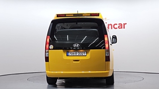 HYUNDAI STARIA 2024