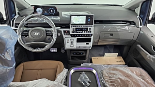 HYUNDAI STARIA 2025