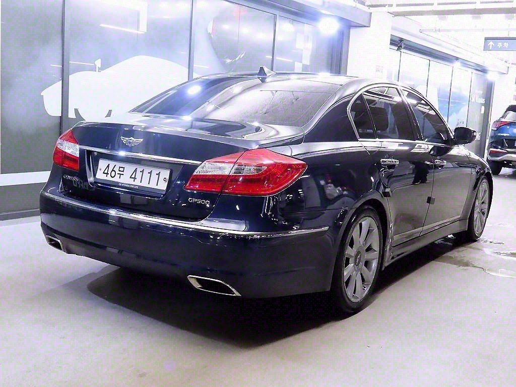 HYUNDAI GENESIS 2011