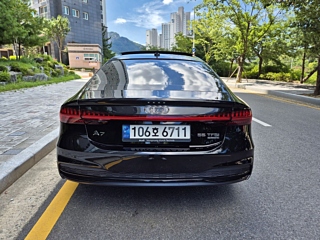 AUDI A7 4K 2023