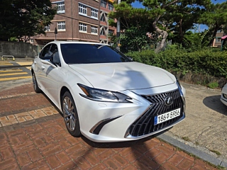 LEXUS ES300H 2024