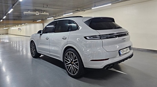PORSCHE CAYENNE PO536 2023