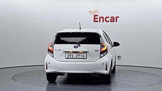 TOYOTA PRIUS C 2018