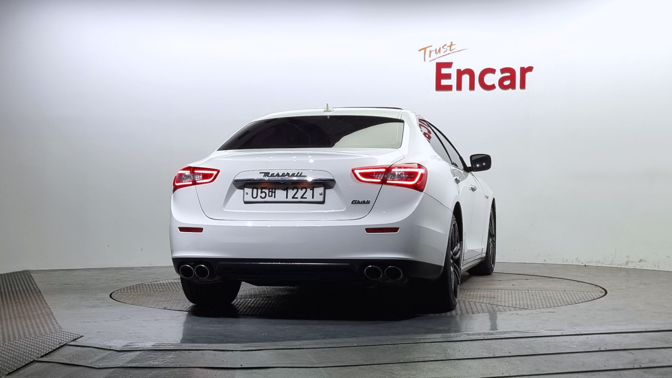 MASERATI GHIBLI 2015