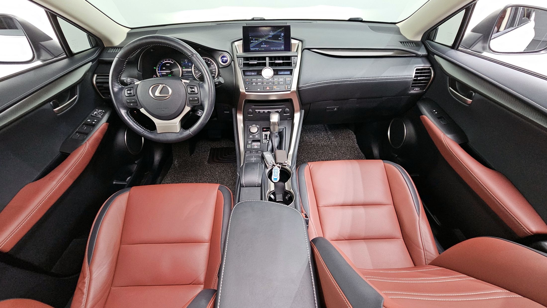 LEXUS NX300H 2016