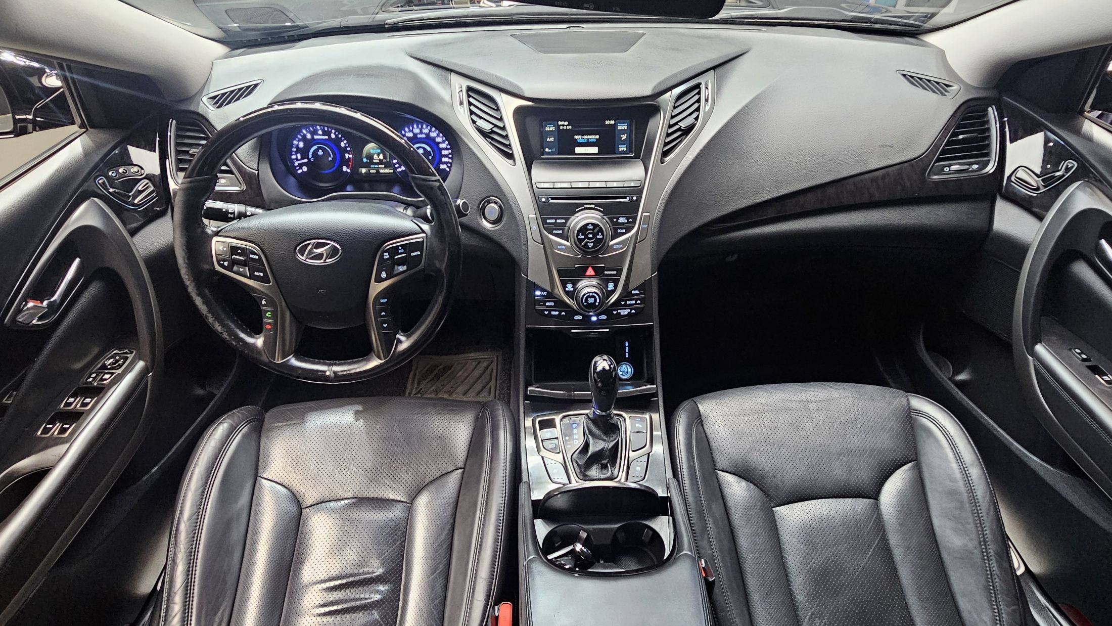 HYUNDAI GRANDEUR HG 2013