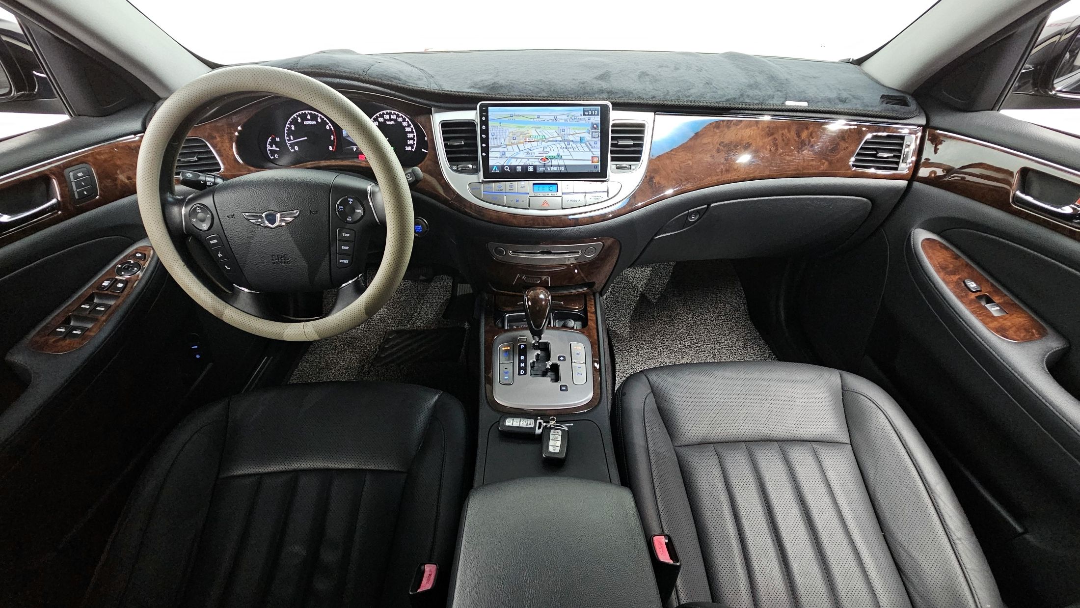 HYUNDAI GENESIS 2010