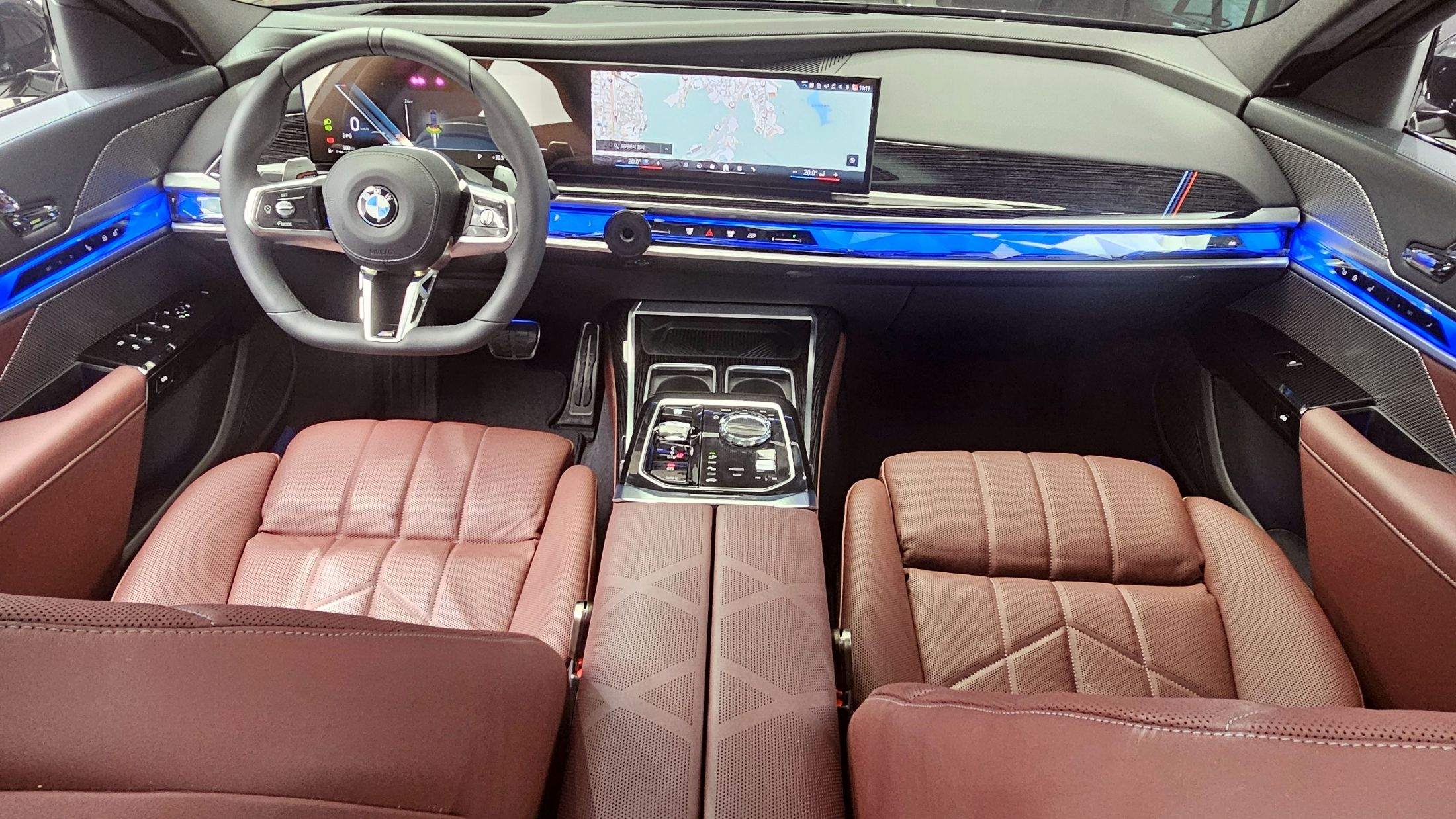 BMW 7-SERIES G70 2025