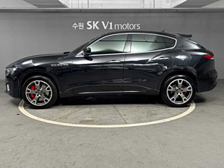 MASERATI LEVANTE 2022