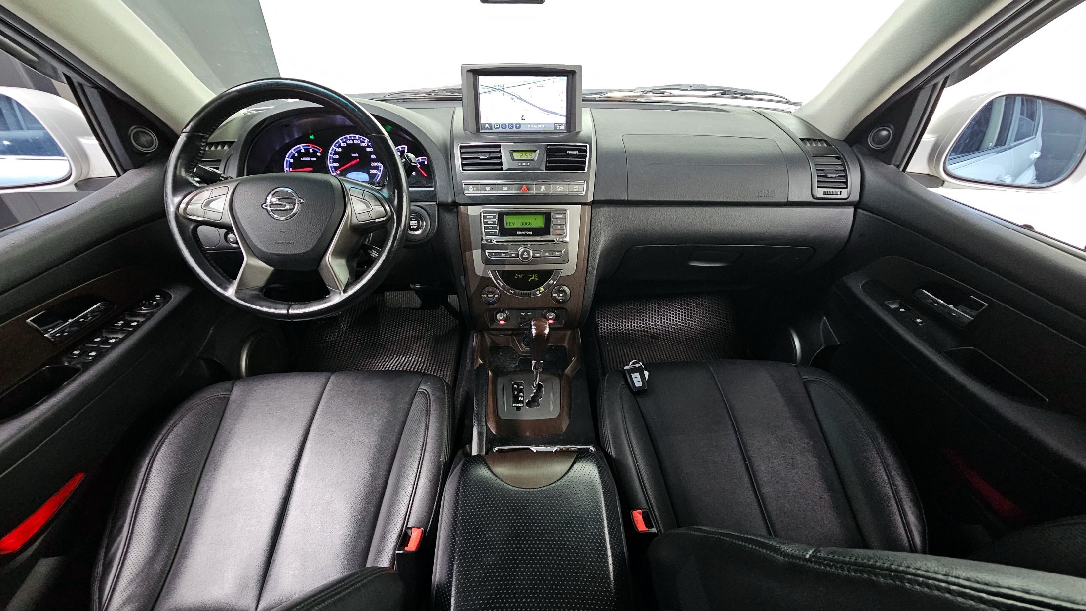 SSANGYONG REXTON W 2015